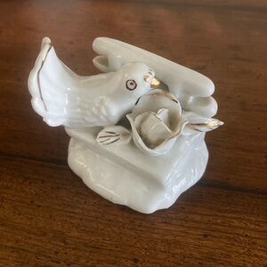 Vintage white porcelain bird figurine w/ gold trim & flower